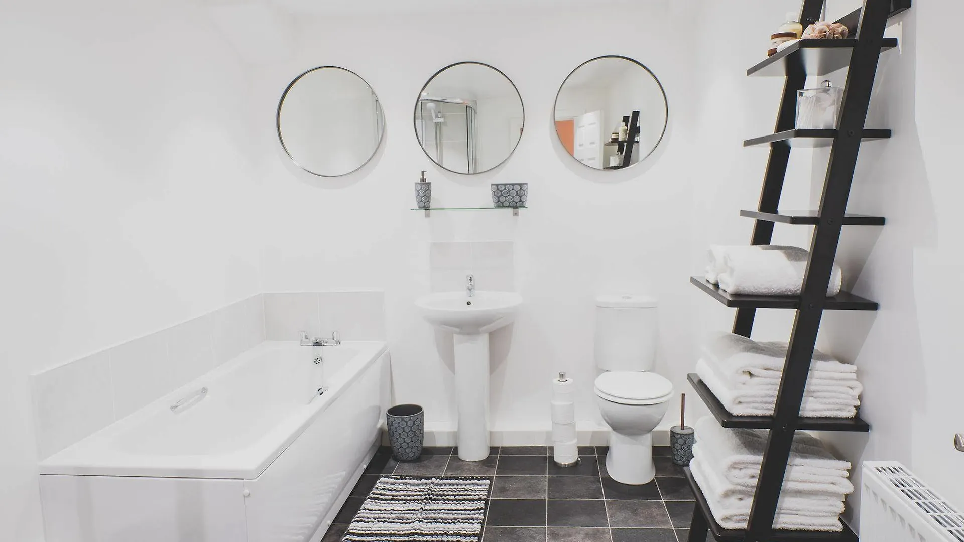**** 호텔 Discovery Suite - Simple2Let Serviced Apartments 할리팩스 영국